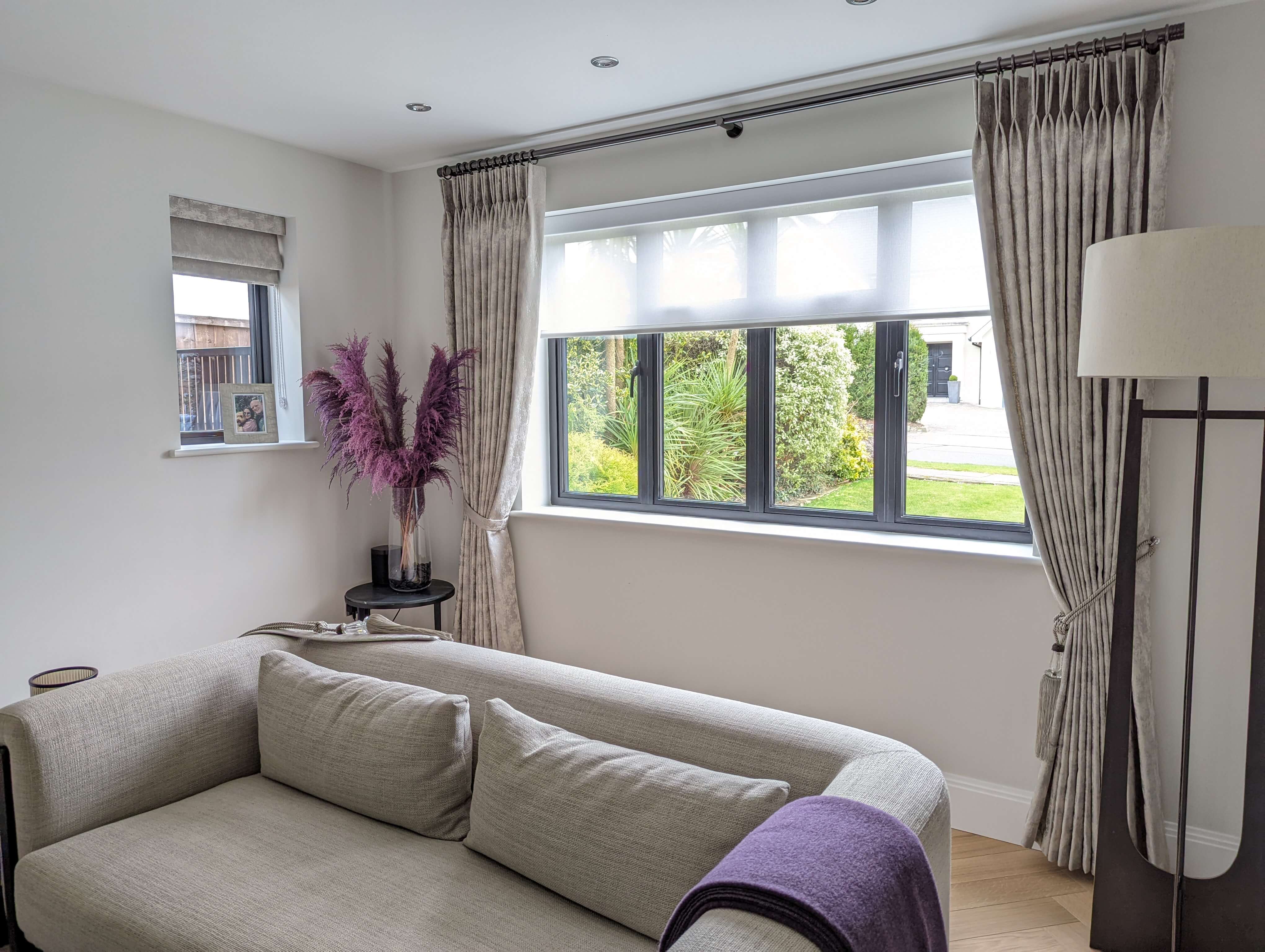 Grey Living Room Curtain & Roman Blind Set